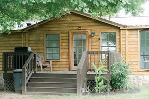 Tolia's Cabin (Groom Suite)