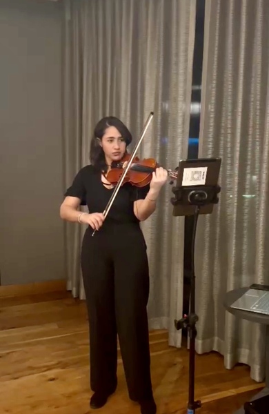 Angela Zorrilla Violinist