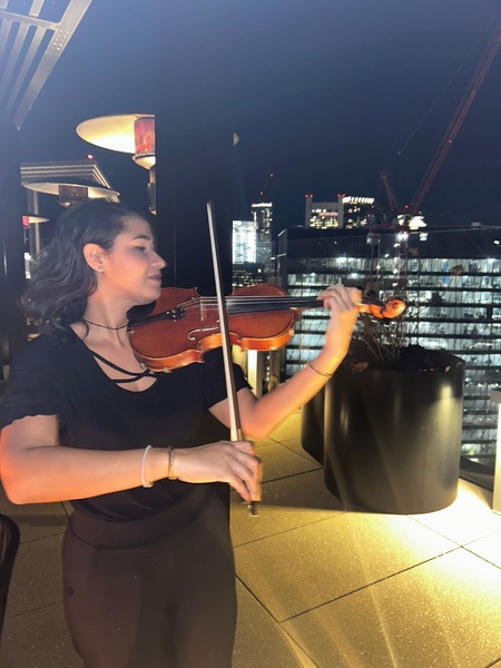 Angela Zorrilla Violinist