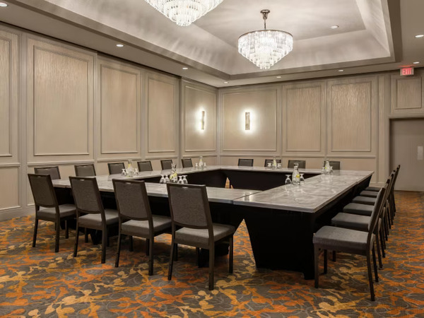 Holiday Inn Winnipeg-South