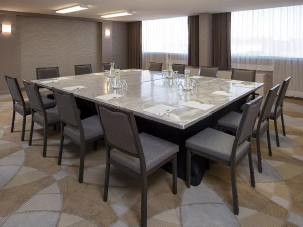 Holiday Inn Winnipeg-South