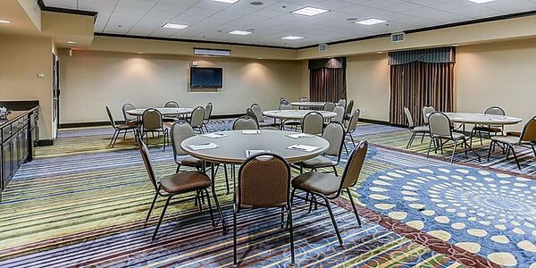Holiday Inn Express & Suites Huntsville