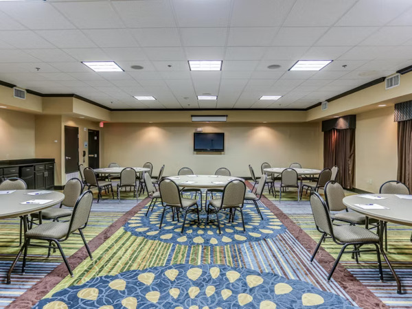 Holiday Inn Express & Suites Huntsville