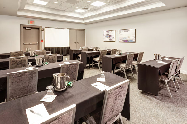 Hilton Garden Inn Chicago North Shore/Evanston