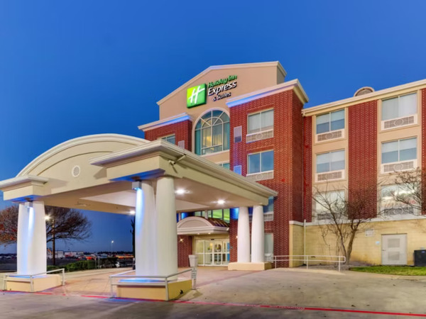 Holiday Inn Express & Suites Lake Worth Nw Loop 820