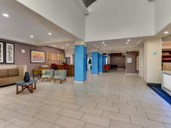 Holiday Inn Express & Suites Lake Worth Nw Loop 820