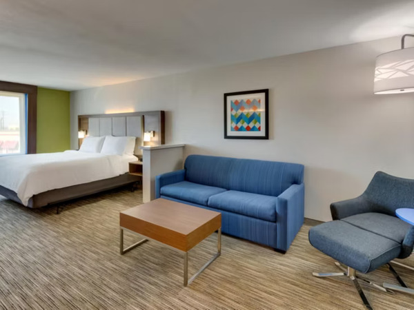 Holiday Inn Express & Suites Lake Worth Nw Loop 820