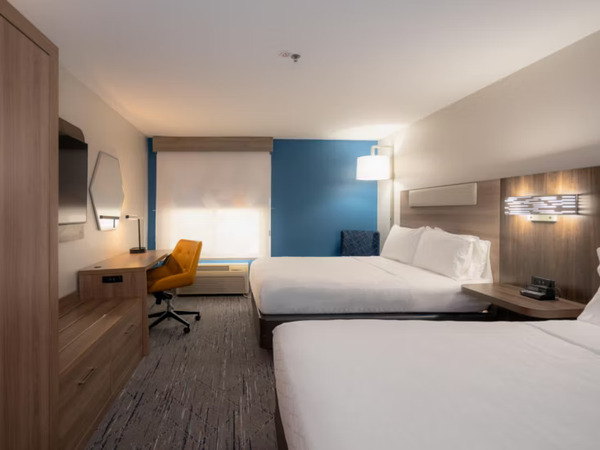 Holiday Inn Express & Suites Minnetonka