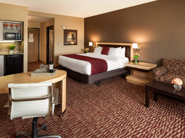 Lakeside Hotel Casino