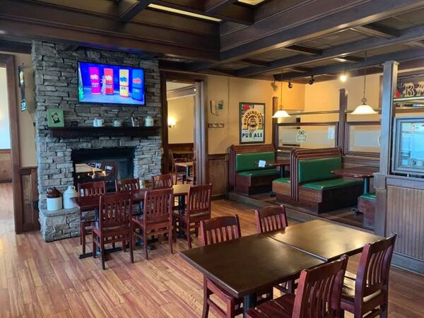 Mavis Winkles Irish Pub