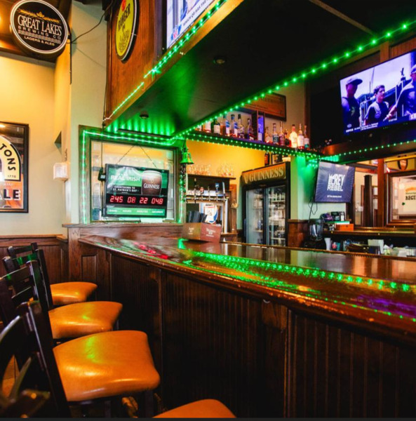 Mavis Winkles Irish Pub