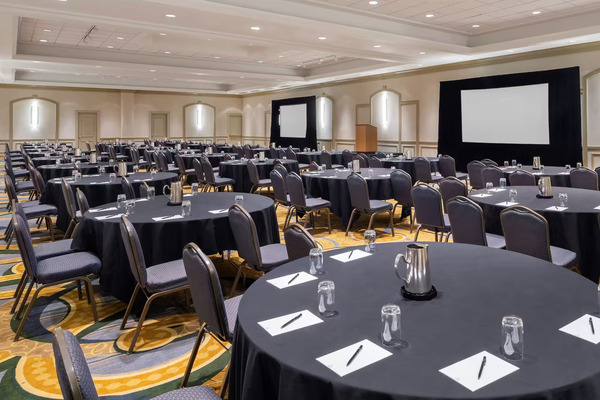 Hilton Indianapolis Hotel & Suites