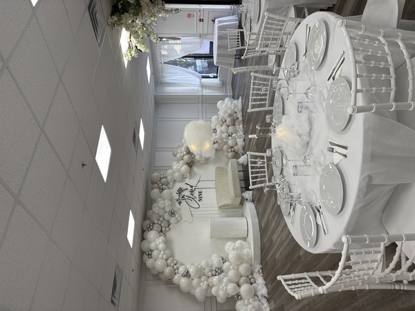 Majestic By Victoria's Cake