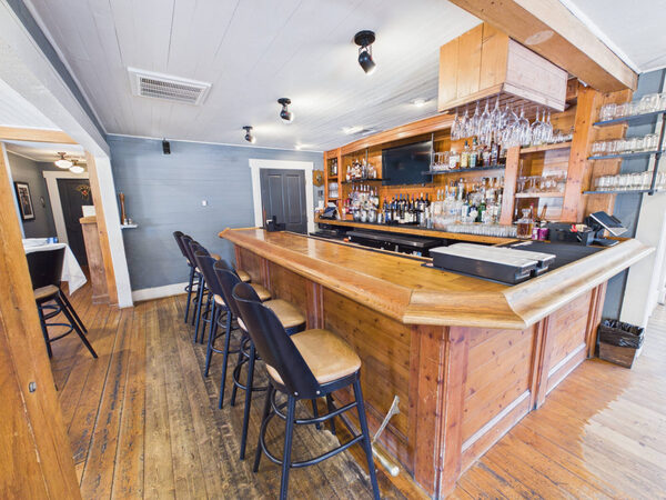 Milton's Cuisine & Cocktails