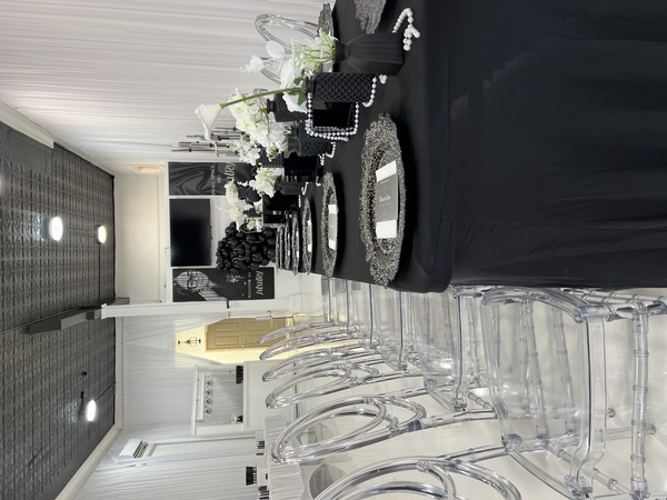 Myles MicroLuxury Suite