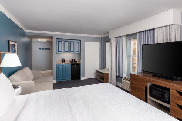 Hampton Inn & Suites Savannah Historic District