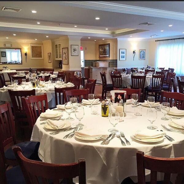 Alba's Restaurant and Bar