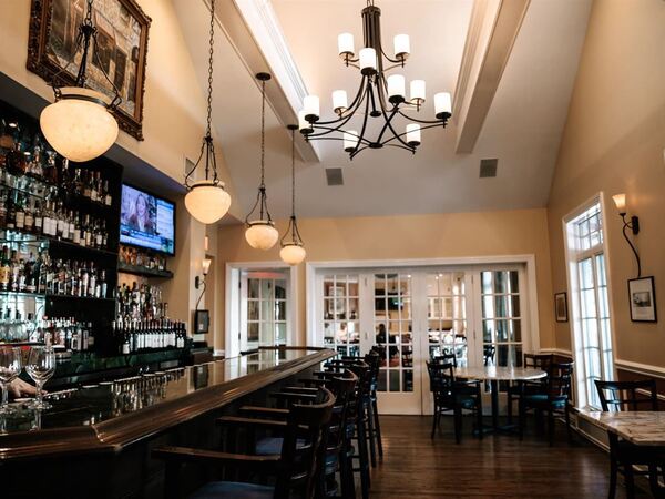 Alba's Restaurant and Bar