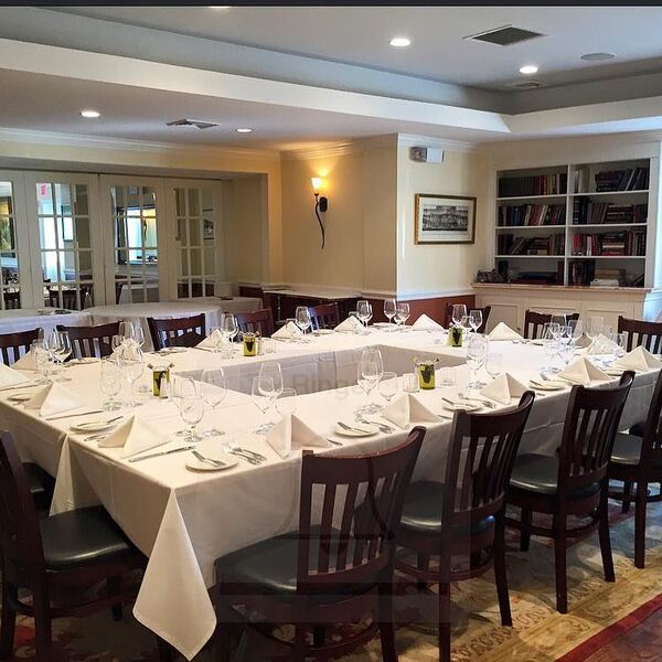 Alba's Restaurant and Bar