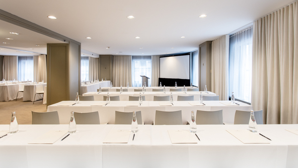 The Chicago Hotel Collection / Ambassador Gold Coast