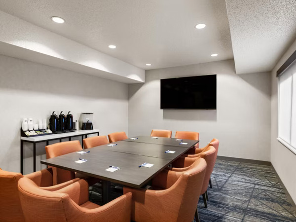 Holiday Inn Express Grove City