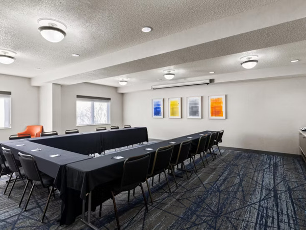 Holiday Inn Express Grove City