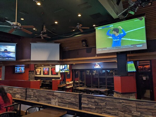 Uptown Sports Bar