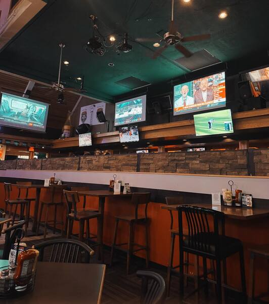 Uptown Sports Bar
