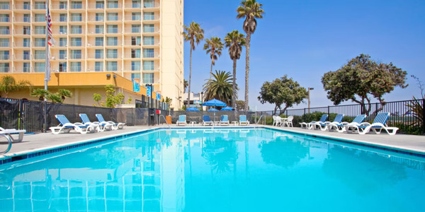 Crowne Plaza Ventura Beach