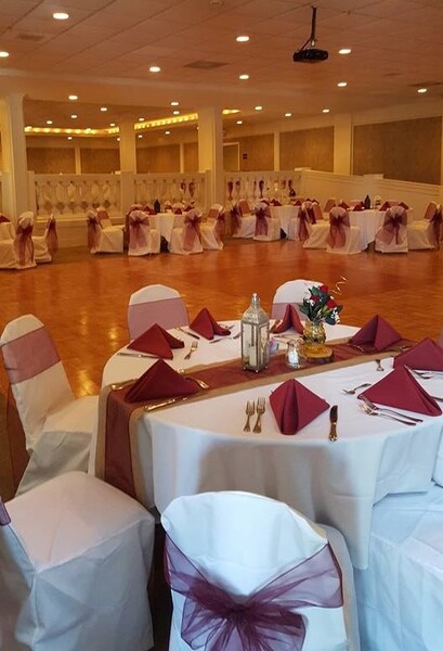 Houndslake Country Club