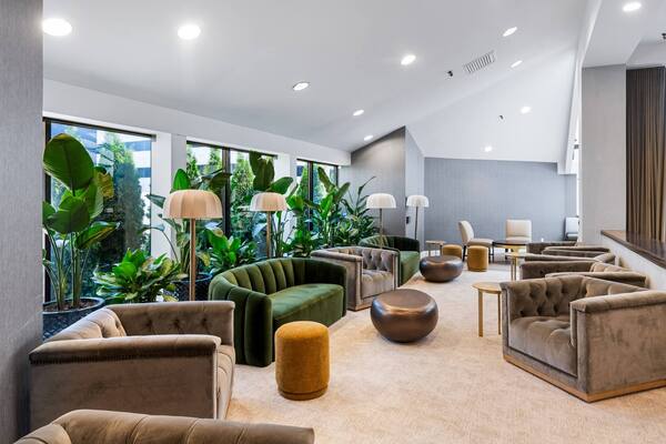 DoubleTree by Hilton Fairfield Hotel & Suites