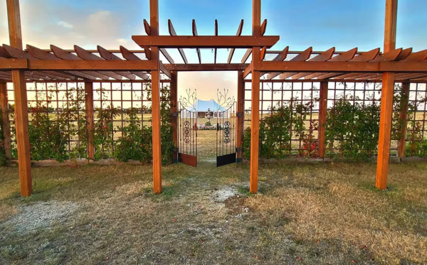 Valley Gate