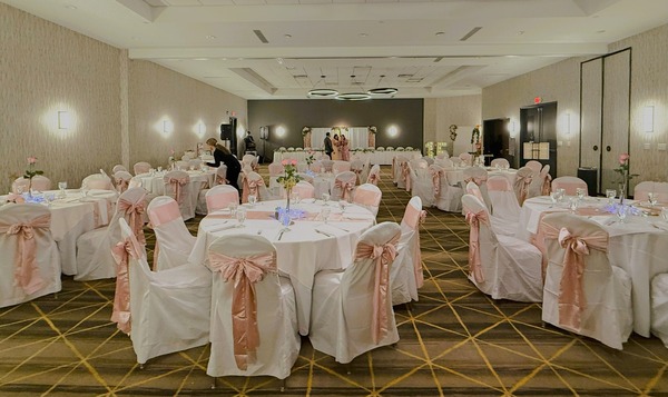 Holiday Inn Islip Airport East
