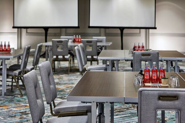Renaissance Mobile Riverview Plaza Hotel