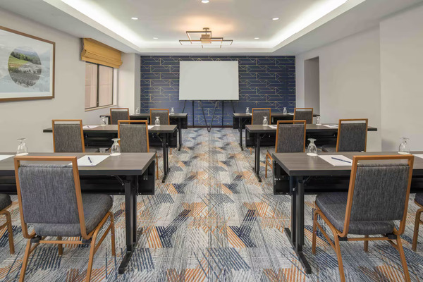 DoubleTree by Hilton Hotel San Francisco Airport