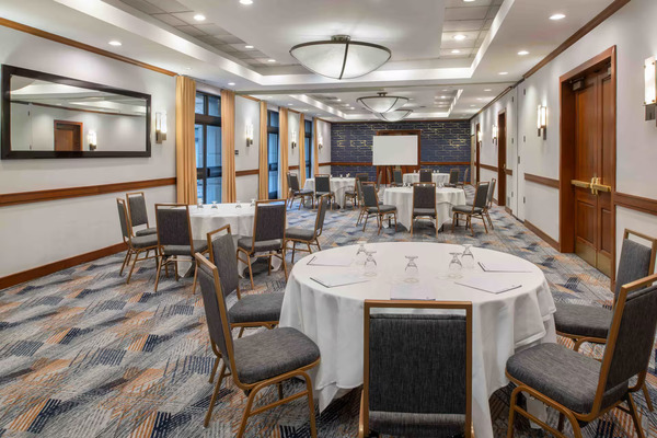 DoubleTree by Hilton Hotel San Francisco Airport