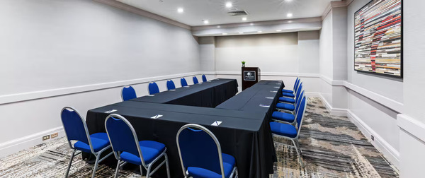 DoubleTree by Hilton Tulsa - Warren Place