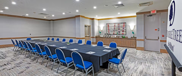 DoubleTree by Hilton Tulsa - Warren Place