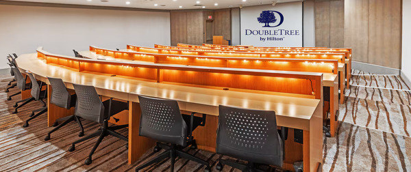 DoubleTree by Hilton Tulsa - Warren Place