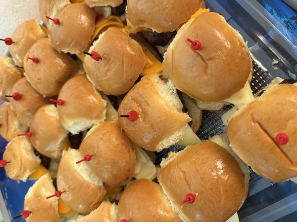 Mtl Supreme Catering