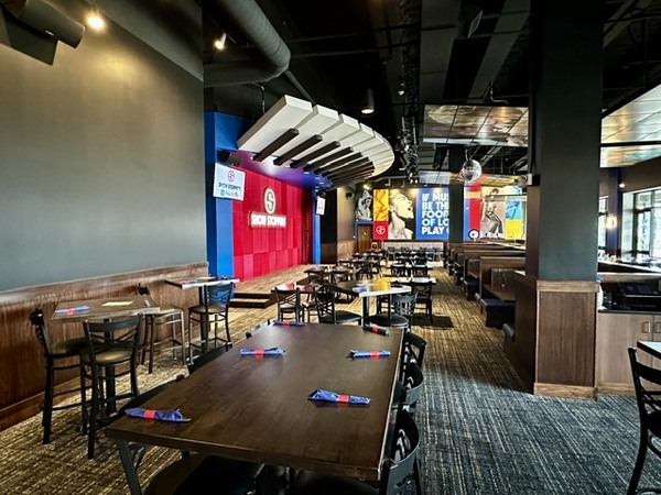 The New Screamers Events Lounge & Show Stoppers Family Dining