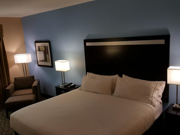 Holiday Inn Express & Suites Atascocita