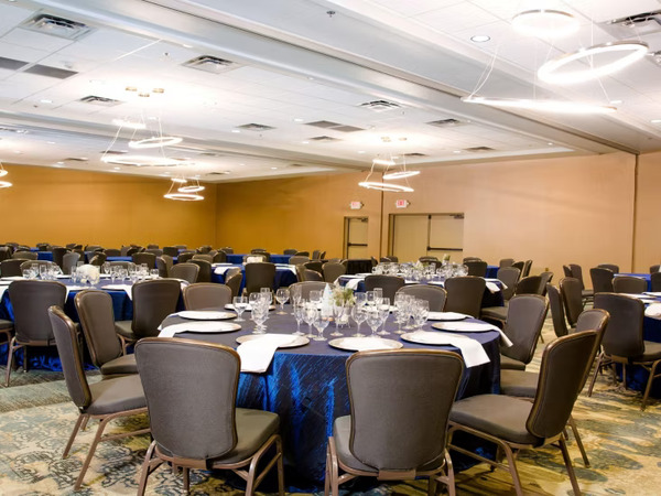 Holiday Inn Hotel & Suites Phoenix Airport North