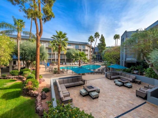 Holiday Inn Hotel & Suites Phoenix Airport North