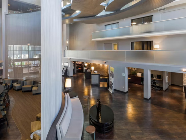 Holiday Inn Hotel & Suites Phoenix Airport North