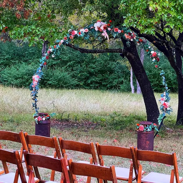 The Heirloom Hideaway & Arboreum