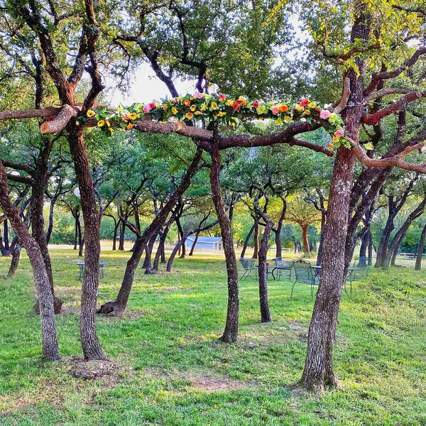 The Heirloom Hideaway & Arboreum