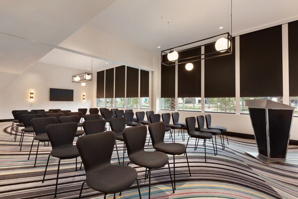 The Viv Hotel Anaheim, a Tribute Portfolio by Marriott