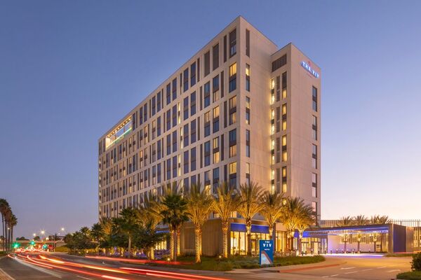 The Viv Hotel Anaheim, a Tribute Portfolio by Marriott