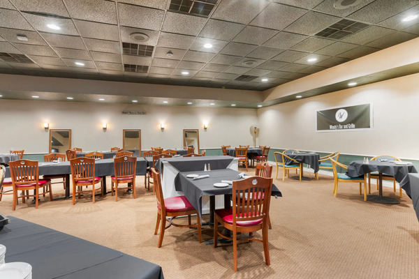 The Lux Hotel & Conference Center, Ascend Hotel Collection